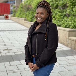 Meet your Posher, Junia